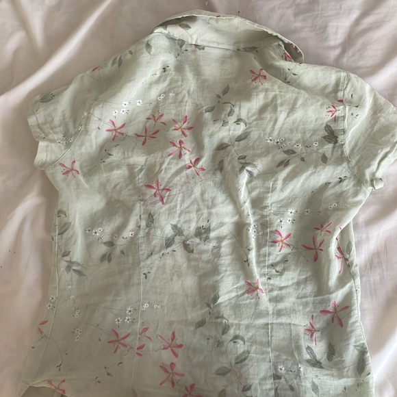 LIZ CLAIBORNE Petite Green Floral Button Up - Picture 3 of 3